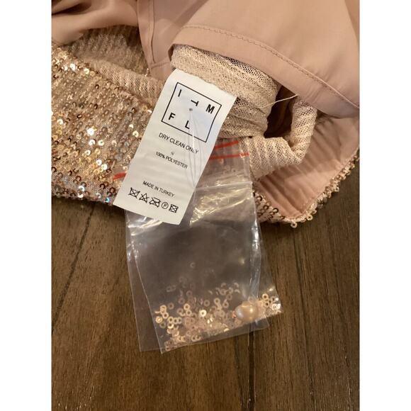 In The Mood For Love Elisa Sequin 3/4 Sleeve Sheath Mini Dress Gold XS NWT - Picture 9 of 9